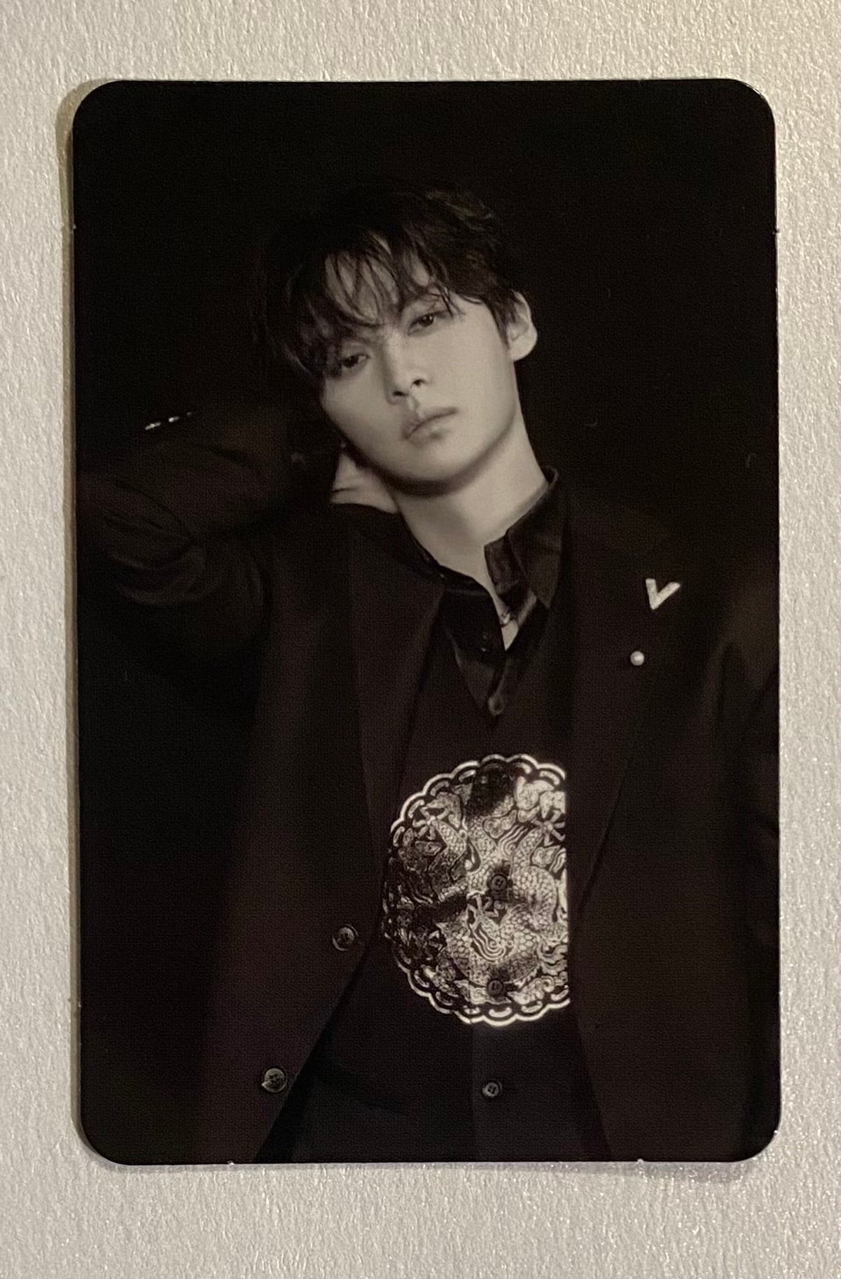 Stray Kids SKZHOP Hop Lee Know Accordion Monochrome Photocard