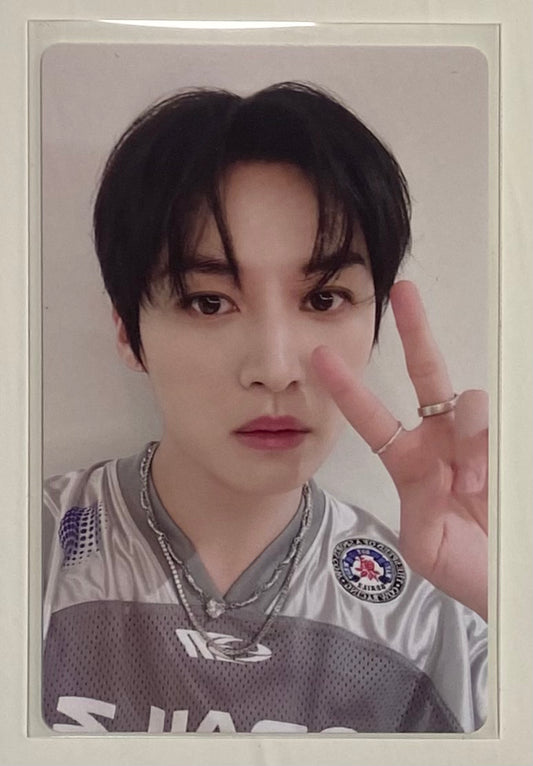 Stray Kids Lee Know DominATE SEOUL World Tour Blu-ray Apple Music POB Photocard