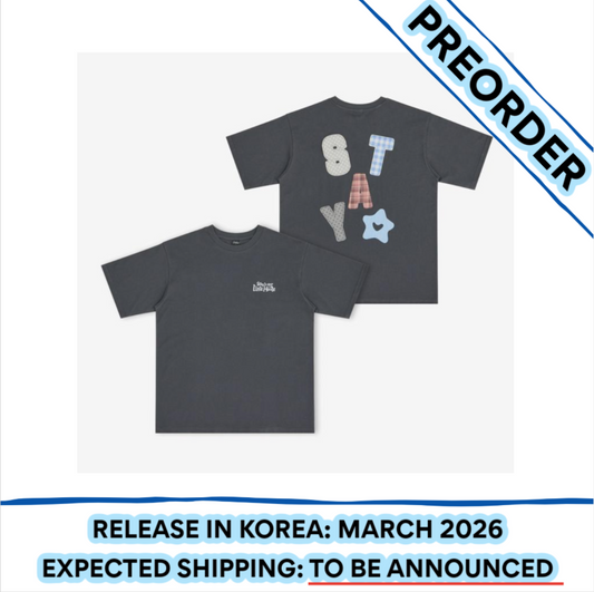 [PREORDER] Stray Kids 6TH FANMEETING OFFICIAL MD [STAY in Our Little House] - T-SHIRT (One Size)