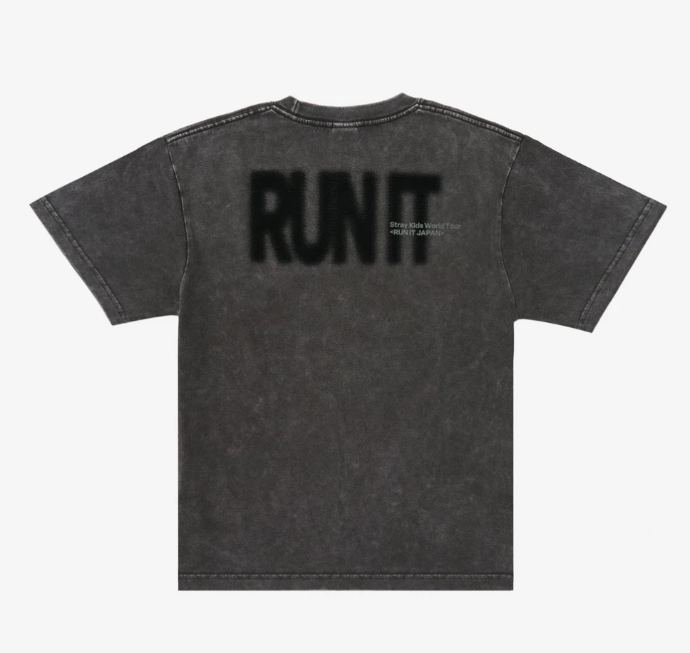 [PREORDER] [SHIPS IN SEPT-NOV] Stray Kids - World Tour [RUN IT JAPAN] OFFICIAL MD PHOTO T-SHIRT (Size Choice)